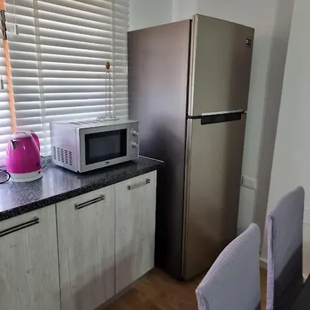 Zyli Apts, By Bunker Art 2 Museum, Apartman *