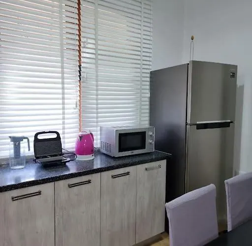 Zyli Apts, By Bunker Art 2 Museum, * Tirana