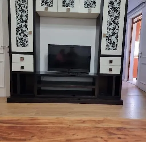 Zyli Apts, By Bunker Art 2 Museum, * Tirana